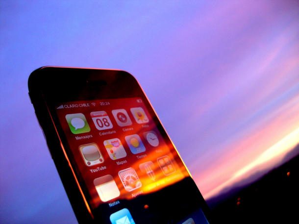 Grief, Loss, and the End-of-Life Experience in the Age of the Tweet