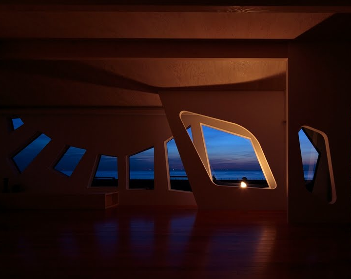 The House Awaiting DeathIf you could build a house just for the dying process, what would it look like? EASTERN Design Office shows us.