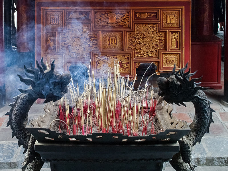 Joss sticks, Incense to commemorate dead