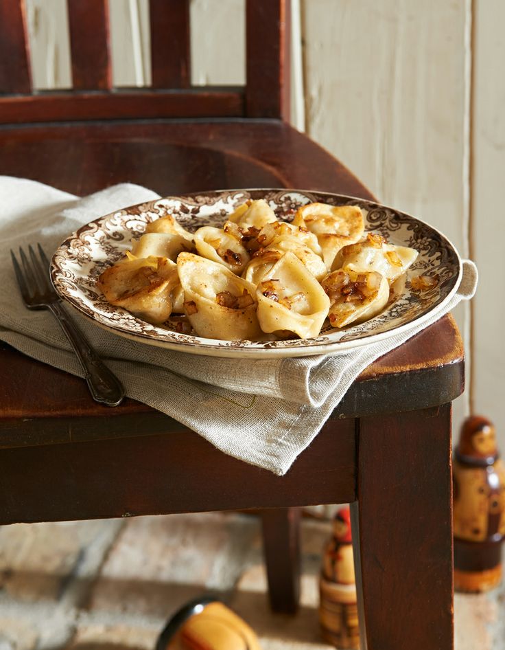 Belarusian Death Traditions: Funeral, Food & FamilyBelarusian funeral traditions focus on two things: food and family