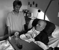 How Should Caregivers Cope with Dementia? (Interview)A hospice volunteer talks about what she has learned through her work