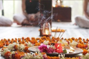 Our Weekly Tip: A Circle Meditation of Flowers and LoveGather around a special display for a unique DIY remembrance ceremony