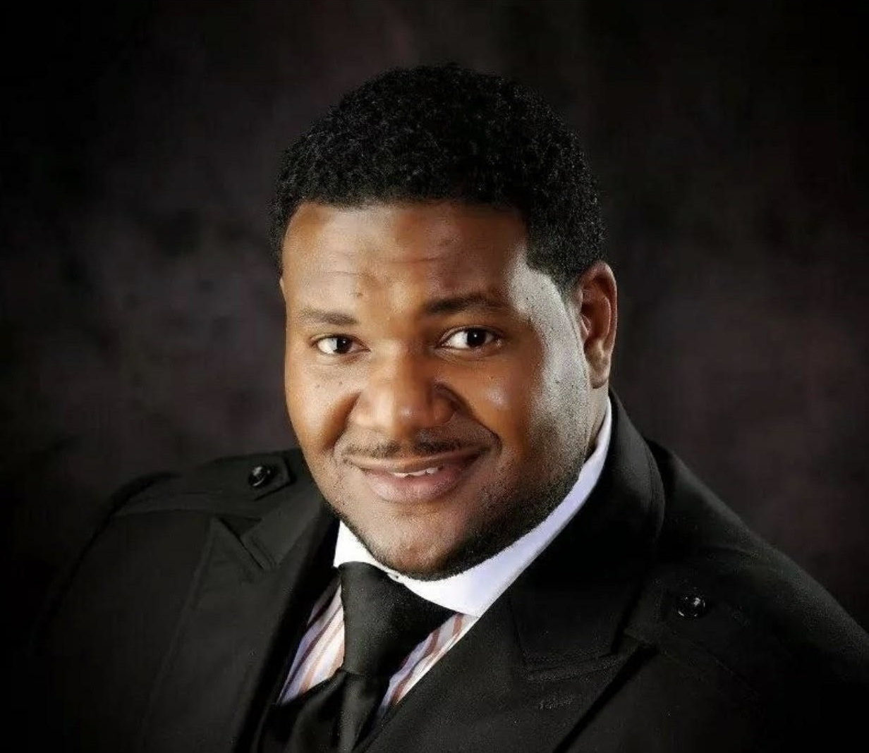 Portrait of funeral professional Shawnte Hardin.