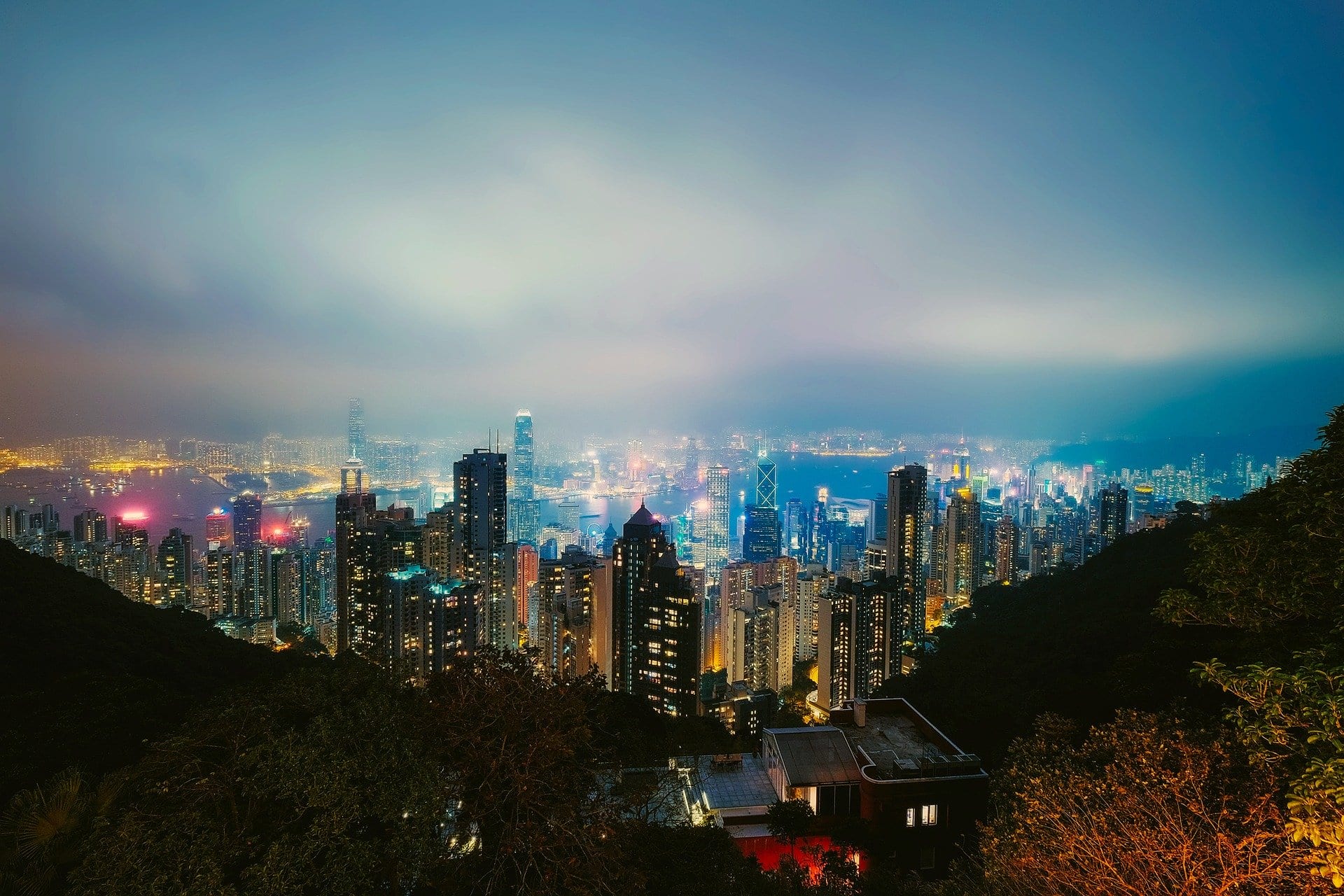 Air Pollution Tied to Higher COVID-19 Death RatesStudies link long-term exposure to more deaths from the novel coronavirus