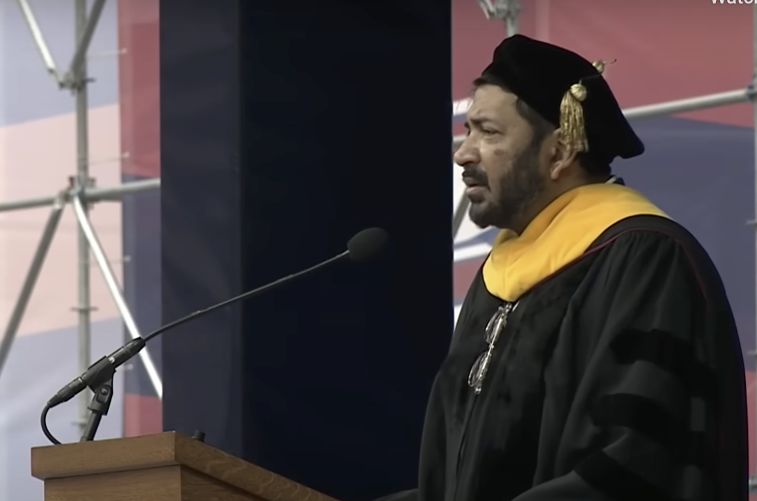 Dr-Siddhartha-Mukherjee-commencement-speech-lessons-from-dying