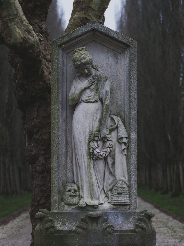 Angel in a cemetery quoting 